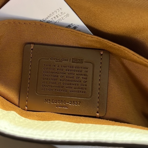 Coach Marvel Jes Messenger In Signature Canvas With Patches. - Picture 8 of 10